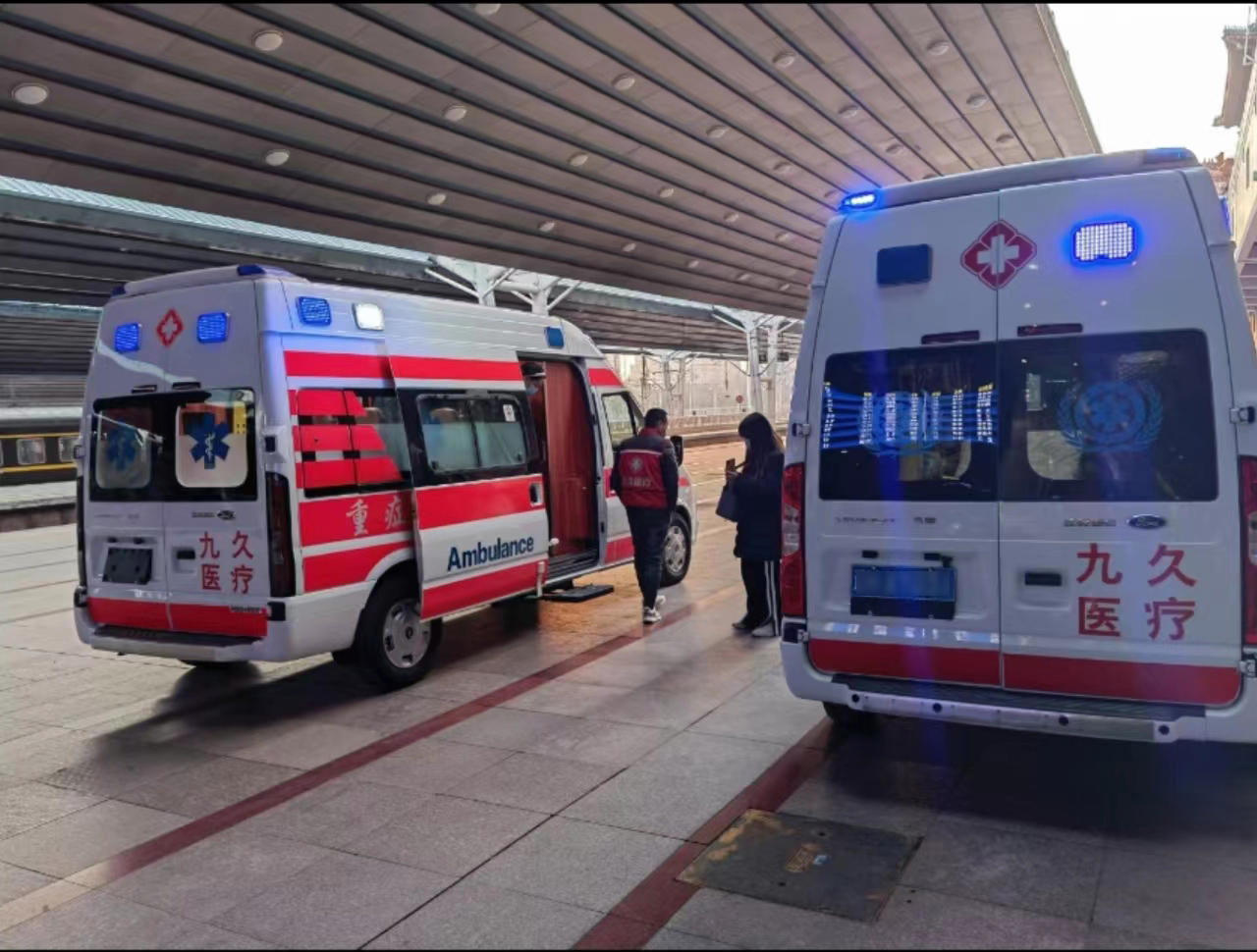 石城县救护车长途转运